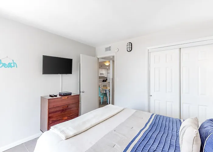 Spacious With Pool & Hot Tub - Tennis Available On-site Gulf Shores